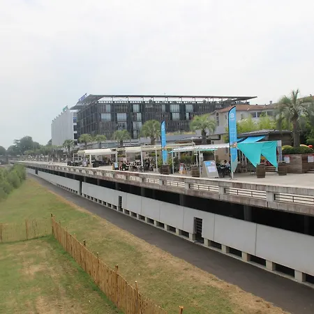 Les Thermes 아파트호텔